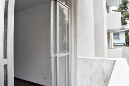 Sacada da Sala de apartamento para alugar com 3 quartos, 87m² em Bigorrilho, Curitiba