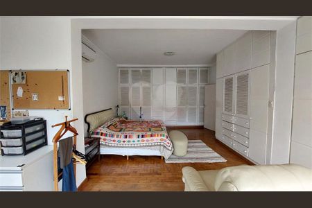 Casa à venda com 3 quartos, 228m² em Granja Julieta, São Paulo