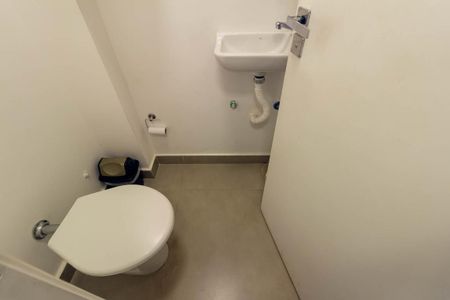 Apartamento para alugar com 110m², 2 quartos e 2 vagas Apartamento para alugar com 110m², 2 quartos e 2 vagasBanheiro de Serviço