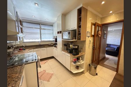 Apartamento à venda com 179m², 4 quartos e 3 vagasCozinha 