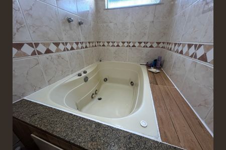 Apartamento à venda com 179m², 4 quartos e 3 vagasBanheiro 3