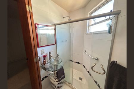 Apartamento à venda com 179m², 4 quartos e 3 vagasBanheiro 1