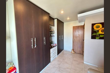 Apartamento à venda com 179m², 4 quartos e 3 vagasQuarto 2
