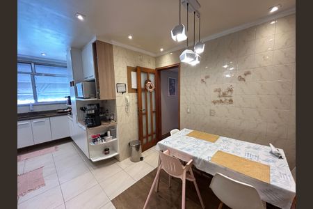 Apartamento à venda com 179m², 4 quartos e 3 vagasCozinha