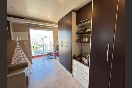 Apartamento à venda com 179m², 4 quartos e 3 vagasQuarto 2