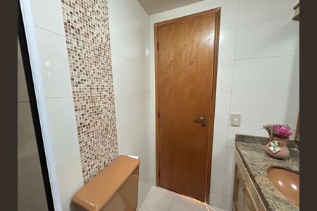 Apartamento à venda com 179m², 4 quartos e 3 vagasBanheiro 2