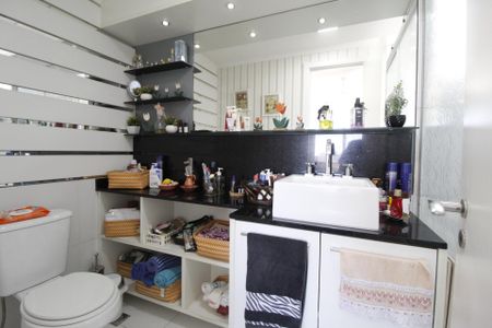 Apartamento à venda com 86m², 3 quartos e 2 vagasBanheiro da Suíte 