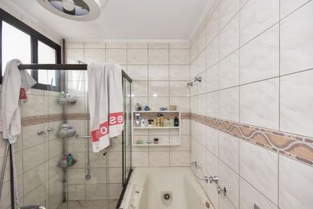 Apartamento à venda com 273m², 4 quartos e 4 vagasBanheiro Suíte 2