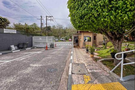 Apartamento à venda com 44m², 2 quartos e 1 vaga Apartamento à venda com 44m², 2 quartos e 1 vagaFachada e portaria
