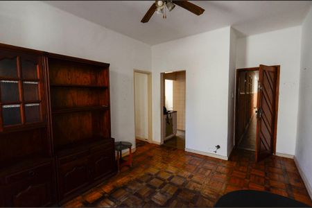 Apartamento à venda com 74m², 2 quartos e sem vagaSala