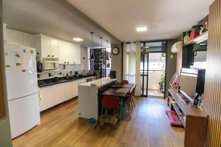 Sala de apartamento à venda com 2 quartos, 75m² em Icaraí, Niterói