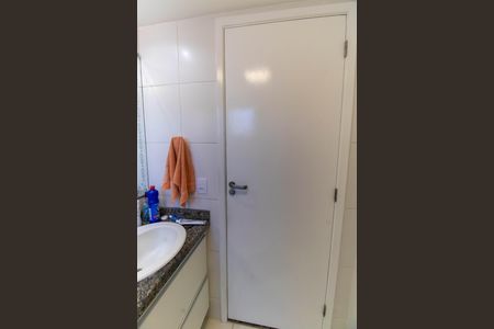 Apartamento à venda com 75m², 2 quartos e 2 vagas Apartamento à venda com 75m², 2 quartos e 2 vagasBanheiro da Suíte
