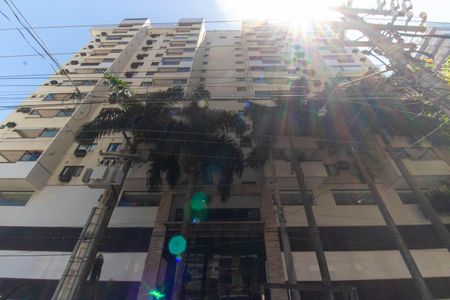 Apartamento à venda com 75m², 2 quartos e 2 vagas Apartamento à venda com 75m², 2 quartos e 2 vagasFachada