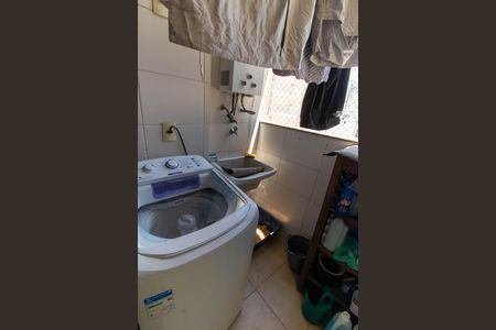 Apartamento à venda com 75m², 2 quartos e 2 vagas Apartamento à venda com 75m², 2 quartos e 2 vagasCozinha e Área de Serviço