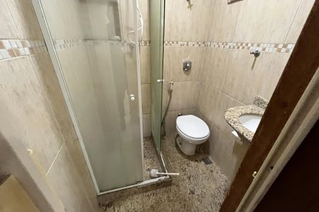 Apartamento à venda com 95m², 2 quartos e 1 vaga Apartamento à venda com 95m², 2 quartos e 1 vagaBanheiro de Serviço