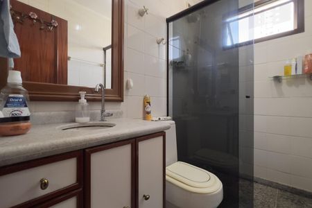 Apartamento à venda com 144m², 3 quartos e 2 vagas Apartamento à venda com 144m², 3 quartos e 2 vagasBanheiro da Suíte