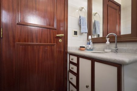Apartamento à venda com 144m², 3 quartos e 2 vagas Apartamento à venda com 144m², 3 quartos e 2 vagasBanheiro da Suíte