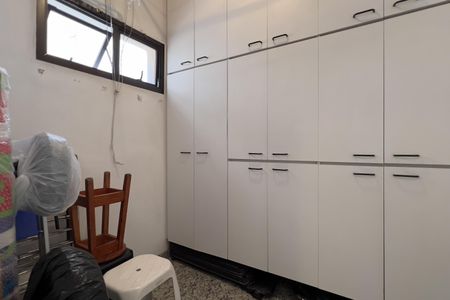 Apartamento à venda com 144m², 3 quartos e 2 vagas Apartamento à venda com 144m², 3 quartos e 2 vagasÁrea de Serviço