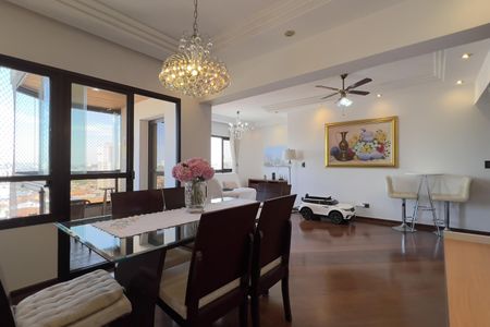 Apartamento à venda com 144m², 3 quartos e 2 vagas Apartamento à venda com 144m², 3 quartos e 2 vagasSala