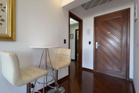 Apartamento à venda com 144m², 3 quartos e 2 vagas Apartamento à venda com 144m², 3 quartos e 2 vagasSala