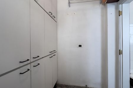 Apartamento à venda com 144m², 3 quartos e 2 vagas Apartamento à venda com 144m², 3 quartos e 2 vagasÁrea de Serviço