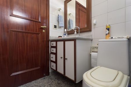 Apartamento à venda com 144m², 3 quartos e 2 vagas Apartamento à venda com 144m², 3 quartos e 2 vagasBanheiro da Suíte