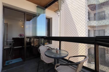 Apartamento à venda com 144m², 3 quartos e 2 vagas Apartamento à venda com 144m², 3 quartos e 2 vagasVaranda da Sala