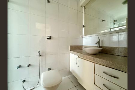 Casa para alugar com 145m², 3 quartos e 2 vagasBanheiro Suíte