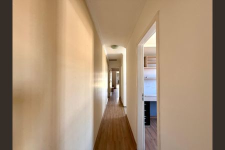 Casa para alugar com 145m², 3 quartos e 2 vagasCorredor Quartos