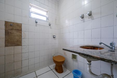 Banheiro da Suíte de casa para alugar com 1 quarto, 38m² em Vila Fachini, São Paulo