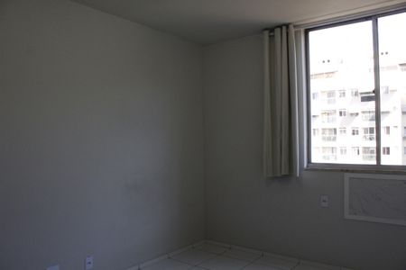 Sala de apartamento para alugar com 1 quarto, 35m² em Pechincha, Rio de Janeiro