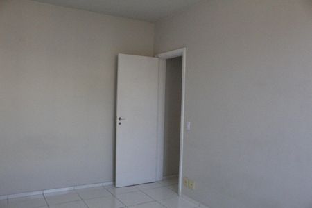 Quarto 1 de apartamento para alugar com 1 quarto, 35m² em Pechincha, Rio de Janeiro