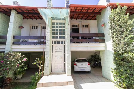 Casa à venda com 340m², 4 quartos e 4 vagasFachada