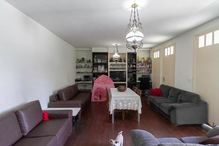 Casa à venda com 340m², 4 quartos e 4 vagasSala