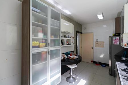 Casa à venda com 340m², 4 quartos e 4 vagasCozinha