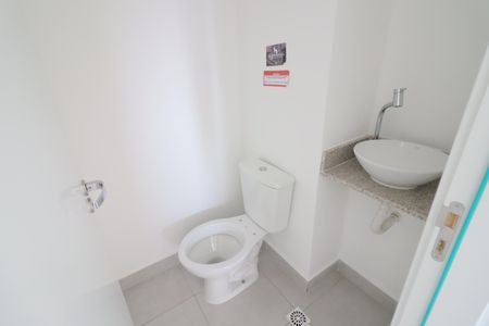 Lavabo de apartamento à venda com 3 quartos, 77m² em Vila Osasco, Osasco