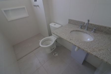Apartamento à venda com 77m², 3 quartos e 2 vagasBanheiro 