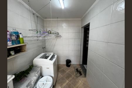 Casa à venda com 165m², 3 quartos e 2 vagas Casa à venda com 165m², 3 quartos e 2 vagasÁrea de Serviço