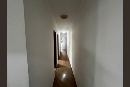 Casa à venda com 165m², 3 quartos e 2 vagas Casa à venda com 165m², 3 quartos e 2 vagasCorredor