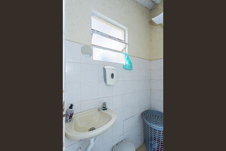 Casa à venda com 330m², 5 quartos e 2 vagasBanheiro de serviço