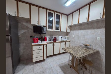 Apartamento à venda com 181m², 3 quartos e 2 vagas Apartamento à venda com 181m², 3 quartos e 2 vagasCozinha