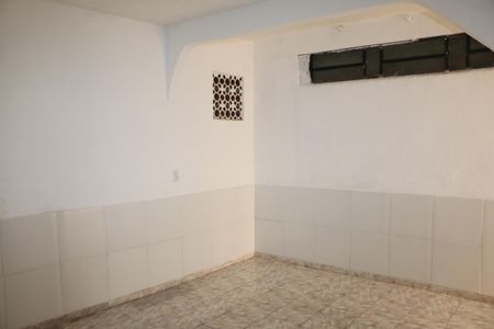 Sala de casa para alugar com 1 quarto, 60m² em Chacrinha, Nova Iguaçu