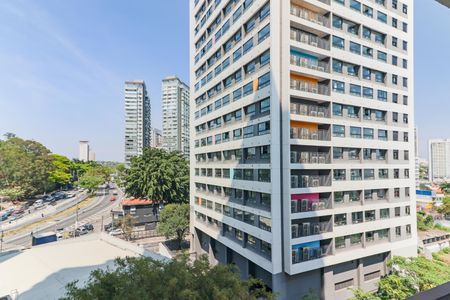 Studio para alugar com 32m², 1 quarto e sem vaga Studio para alugar com 32m², 1 quarto e sem vagaVaranda