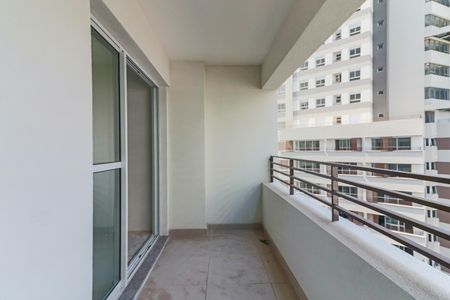 Studio para alugar com 32m², 1 quarto e sem vaga Studio para alugar com 32m², 1 quarto e sem vagaVaranda