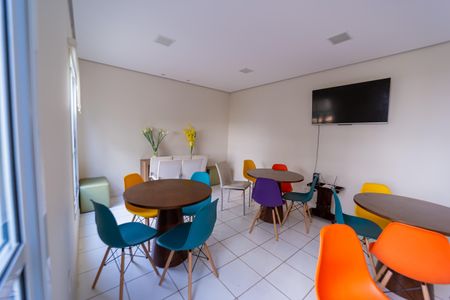 Apartamento à venda com 46m², 2 quartos e 1 vaga Apartamento à venda com 46m², 2 quartos e 1 vagaÁrea comum - Salão de festas