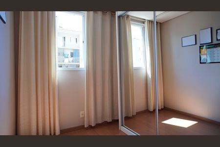 Quarto 1 de apartamento à venda com 2 quartos, 50m² em Humaitá, Porto Alegre