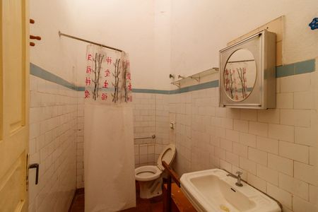 Casa à venda com 73m², 2 quartos e 1 vaga Casa à venda com 73m², 2 quartos e 1 vagaBanheiro