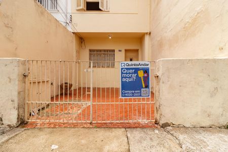 Casa à venda com 73m², 2 quartos e 1 vaga Casa à venda com 73m², 2 quartos e 1 vagaFachada