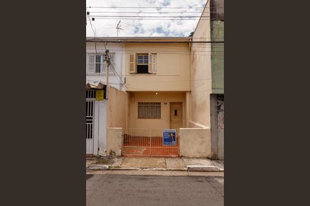 Casa à venda com 73m², 2 quartos e 1 vaga Casa à venda com 73m², 2 quartos e 1 vagaFachada