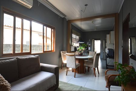 Casa à venda com 100m², 2 quartos e 4 vagasSala